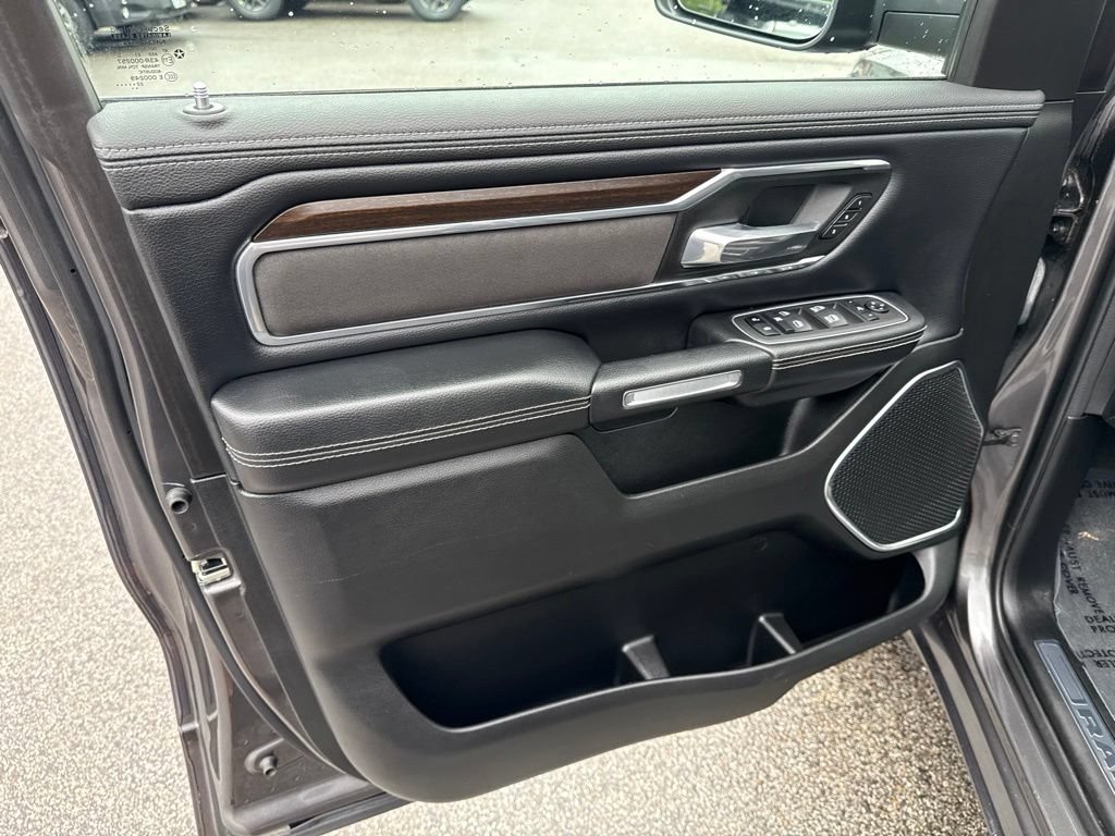 Used 2022 RAM 1500 Laramie AWD/4WD image 17