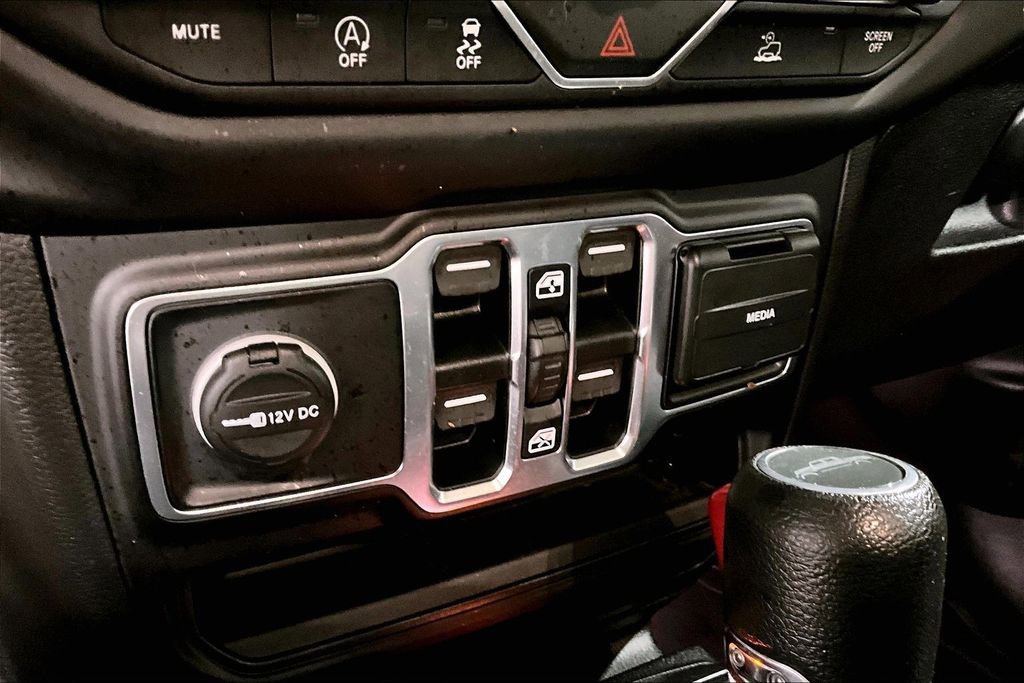 Used 2020 Jeep Gladiator Sport image 31