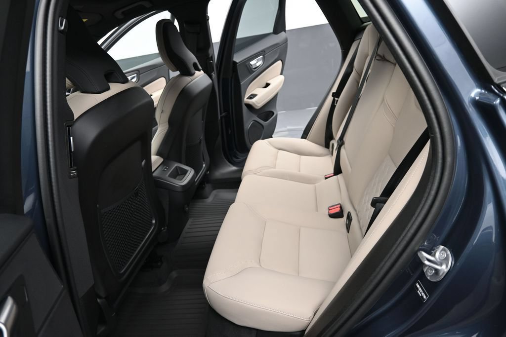 New 2026 Volvo XC60 B5 Plus w/ Climate Package AWD/4WD image 13