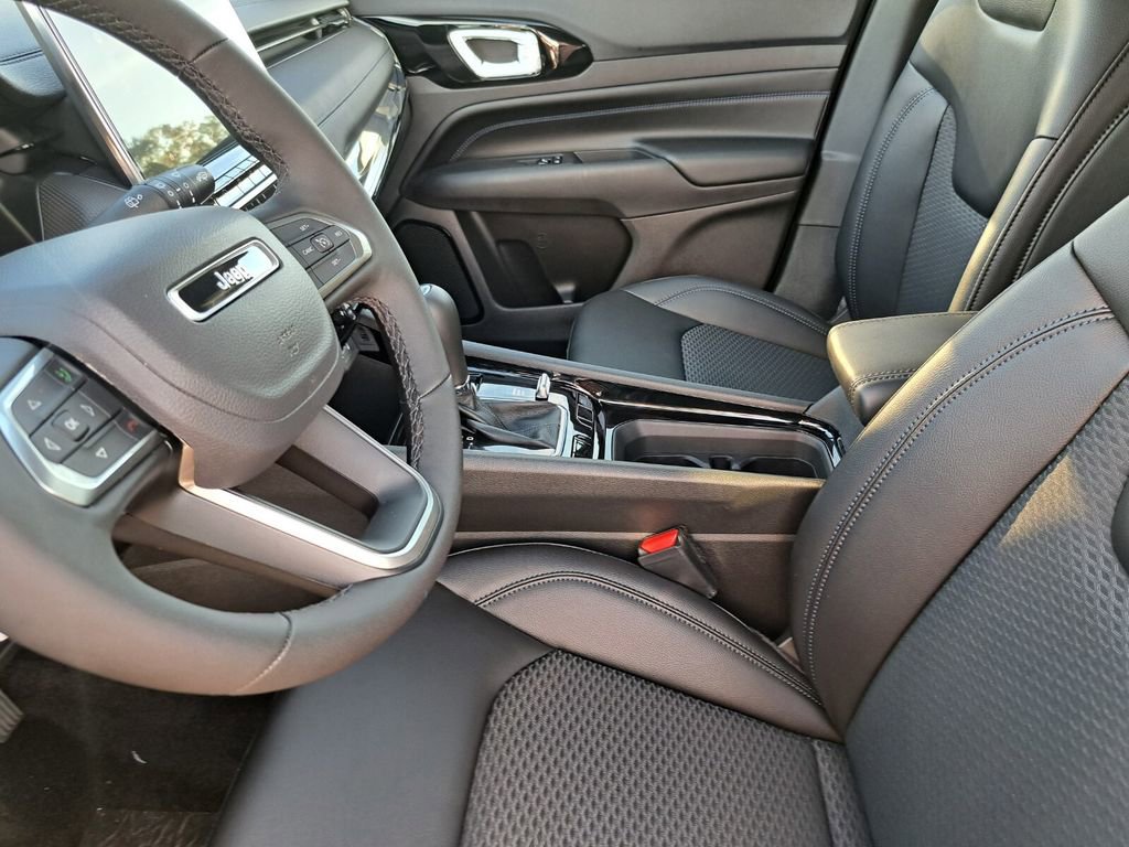 New 2026 Jeep Compass Latitude image 21