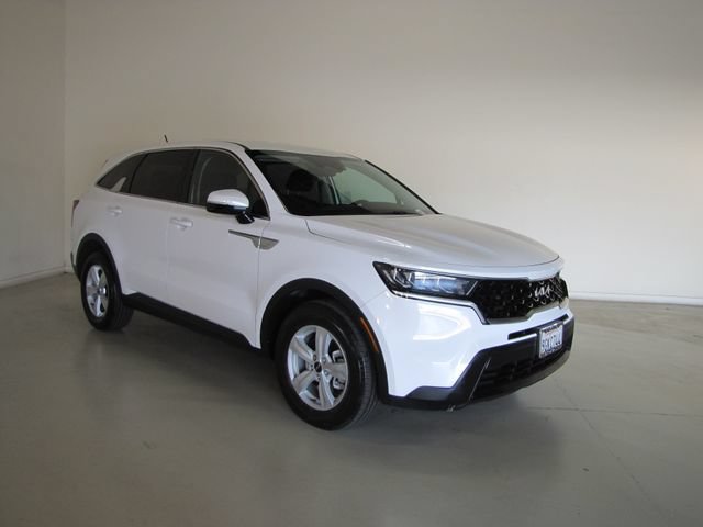 Used 2023 Kia Sorento LX FWD image 3