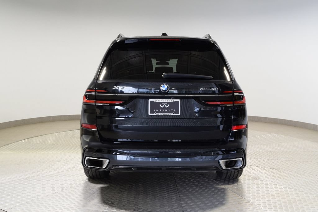 Used 2024 BMW X7 xDrive40i w/ M Sport Package AWD/4WD image 9