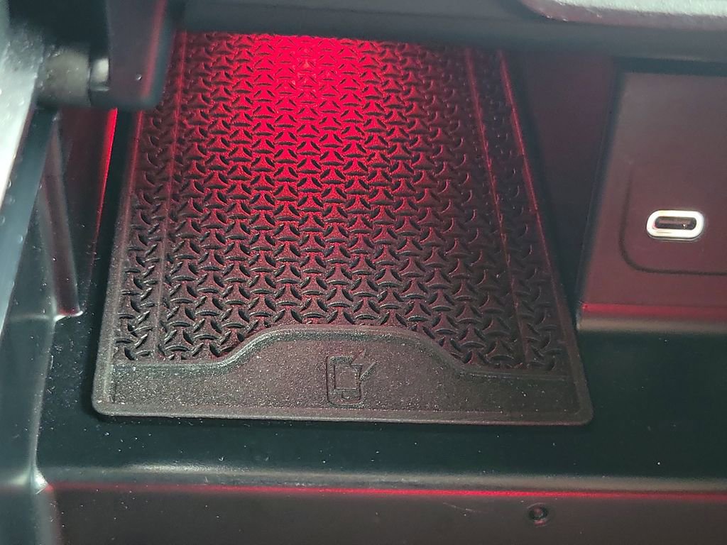 Used 2025 Mercedes-Benz C 300 4MATIC Sedan image 28