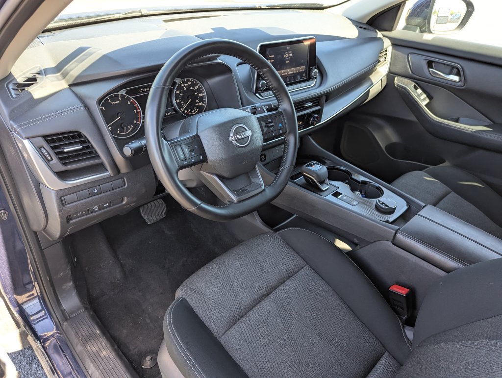 Used 2025 Nissan Rogue SV AWD/4WD image 23