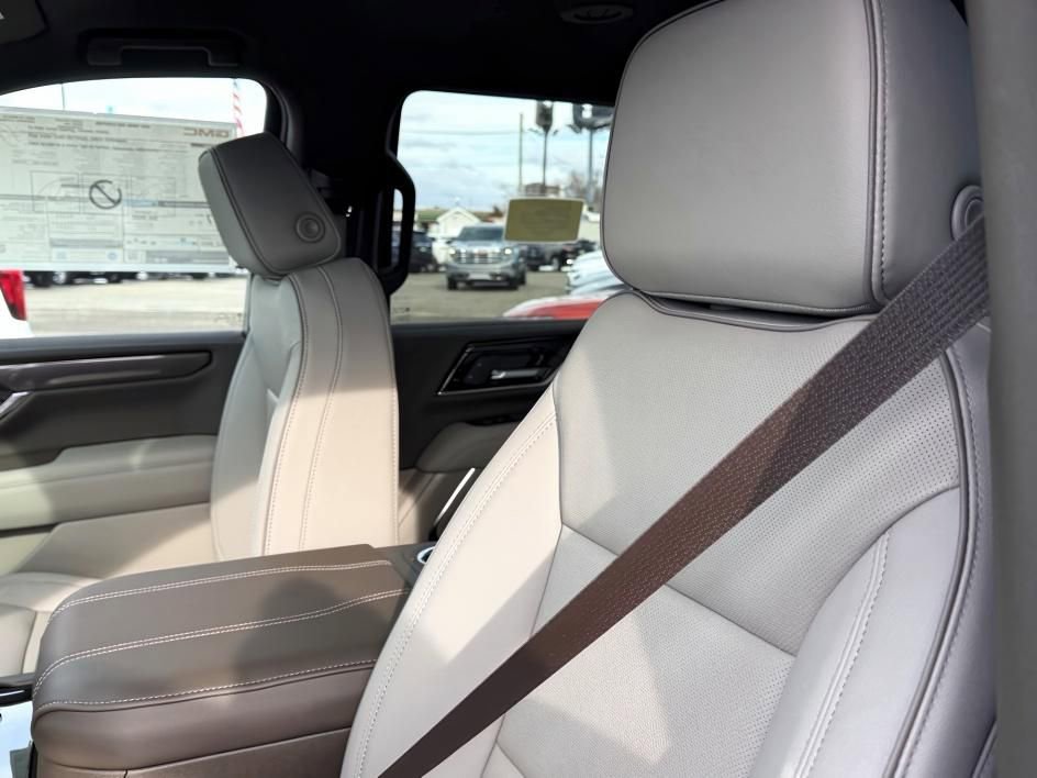 New 2026 GMC Yukon Elevation image 11