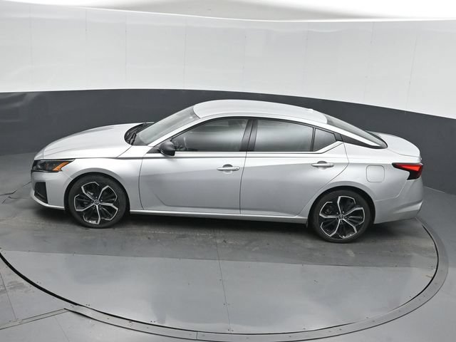 Used 2023 Nissan Altima 2.5 SR FWD image 35