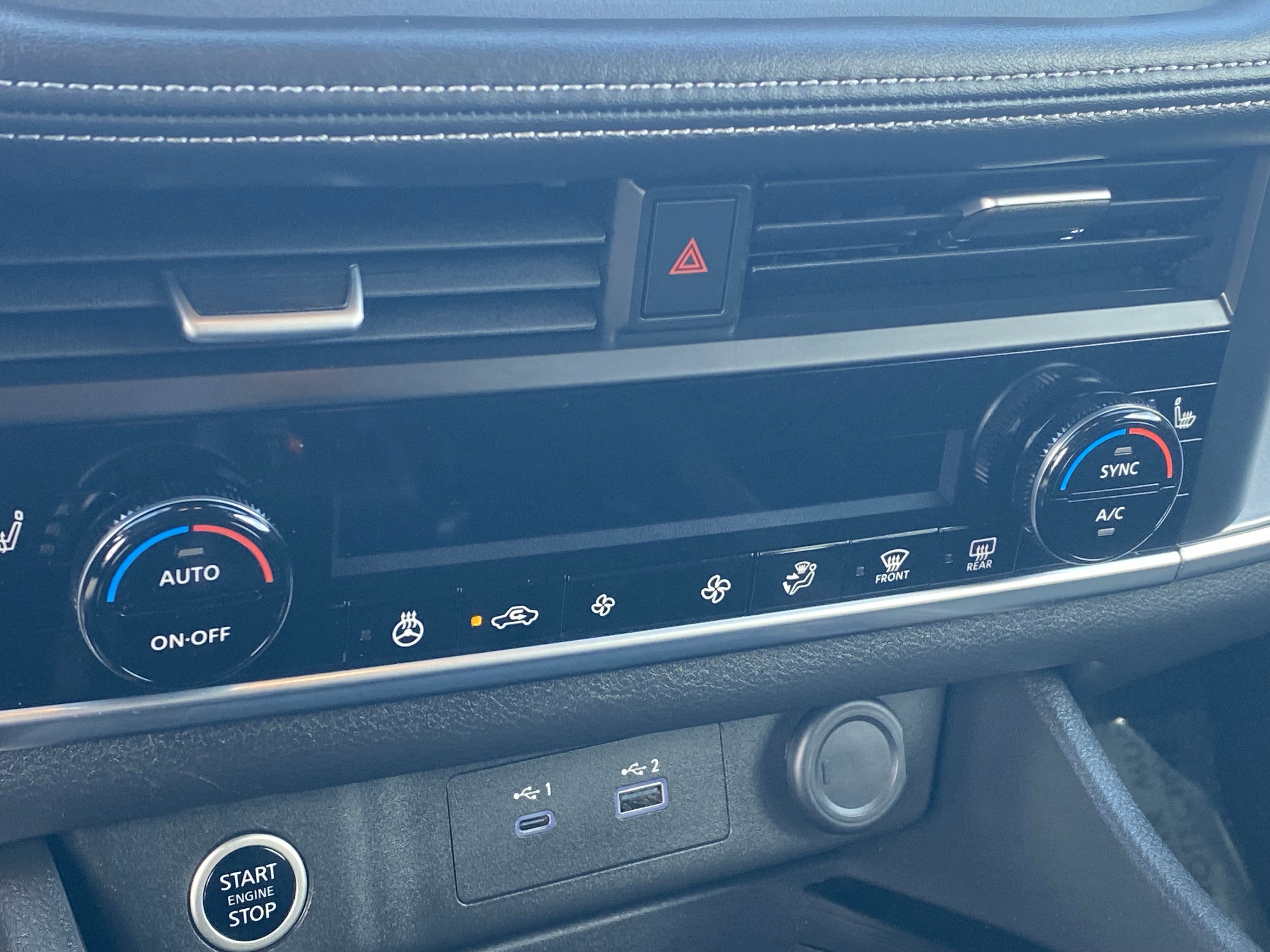 Used 2023 Nissan Rogue SV w/ SV Premium B Package image 23