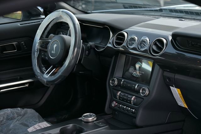 Used 2022 Ford Mustang Shelby GT500 w/ Carbon Fiber Track Pack image 31