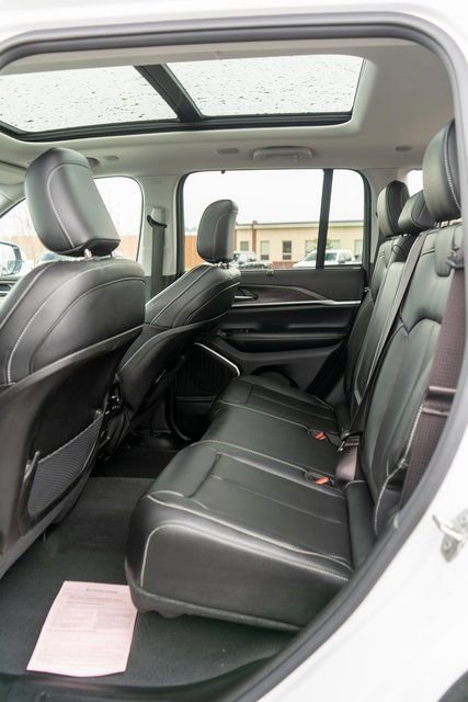 Used 2024 Jeep Grand Cherokee Limited 4xe w/ Luxury Tech Group II image 11