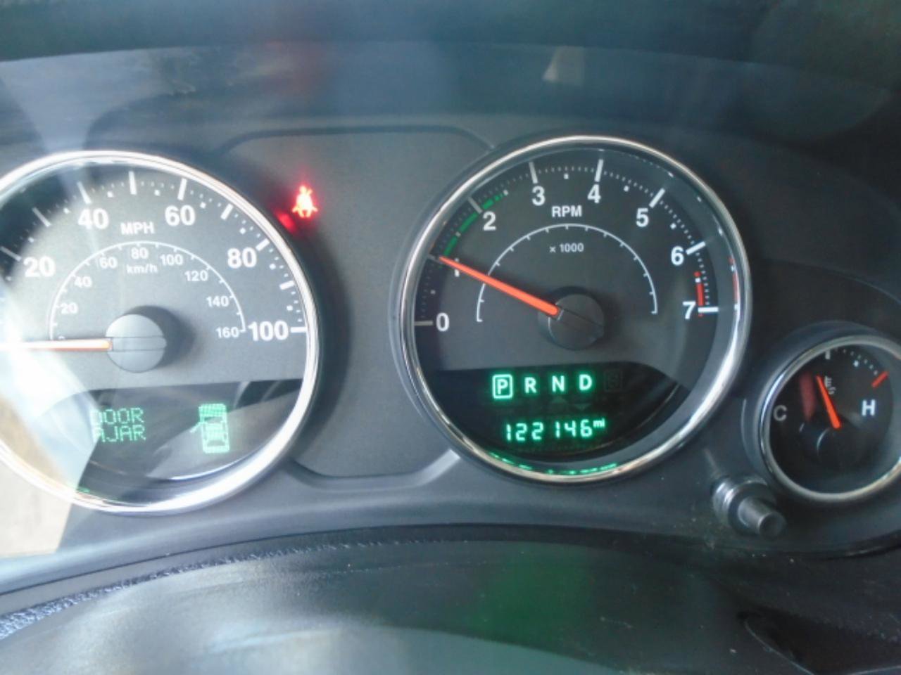 Used 2018 Jeep Wrangler Unlimited Sahara w/ Connectivity Group AWD/4WD image 18