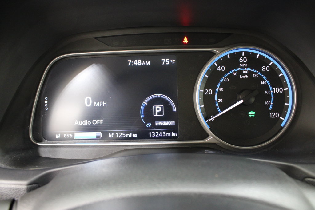 Used 2025 Nissan Leaf S FWD image 10