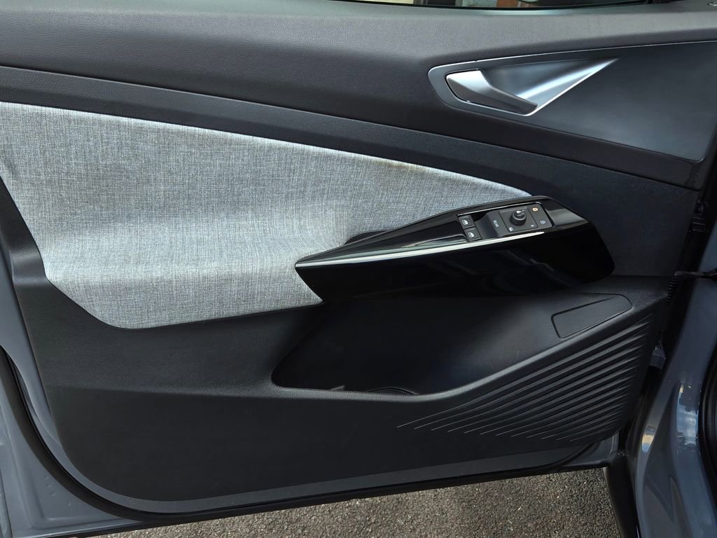 Used 2023 Volkswagen ID.4 Pro image 11