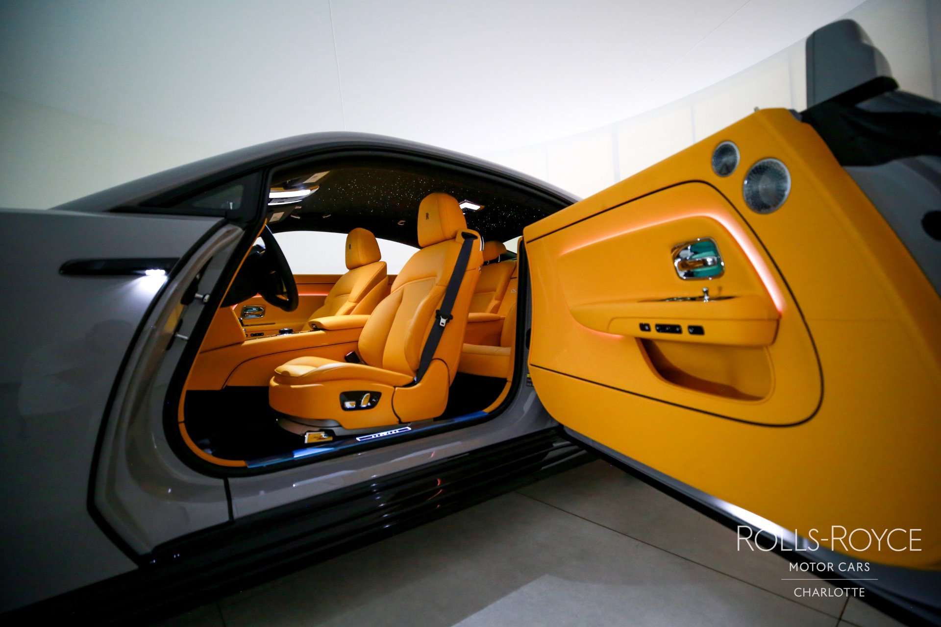 New 2025 Rolls-Royce Spectre Black Badge w/ Spectre Enhancement Package image 12