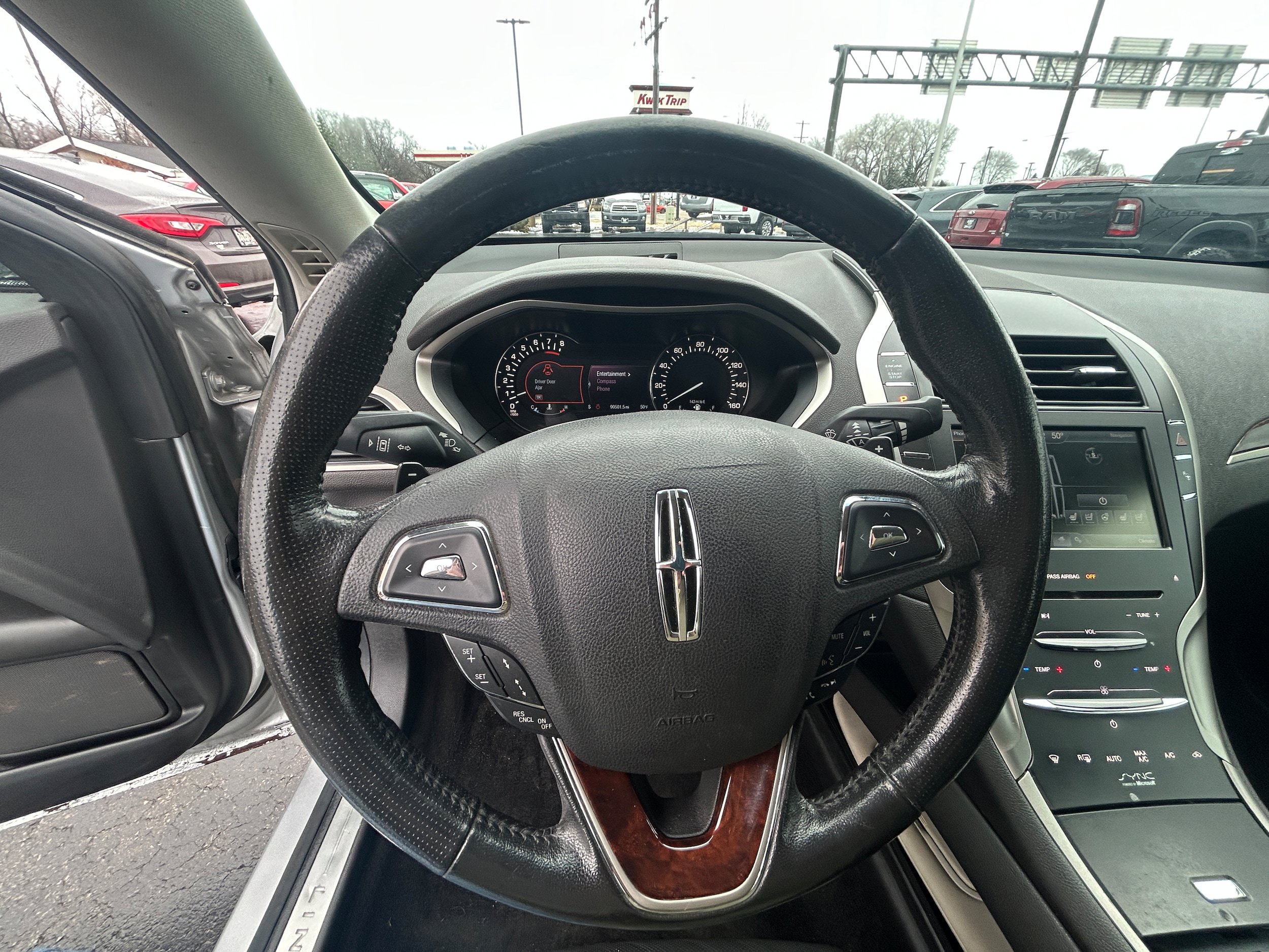 Used 2011 Lincoln MKX AWD w/ Sight & Sound Pkg image 8