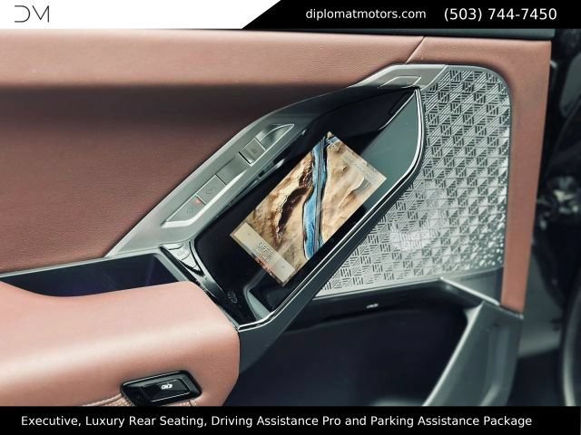 Used 2023 BMW 760i xDrive w/ Executive Package AWD/4WD image 31