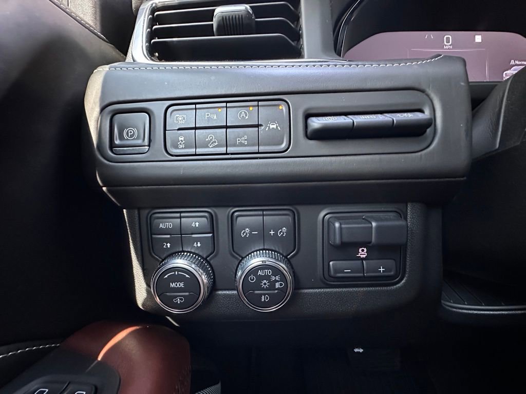Used 2023 GMC Yukon Denali Ultimate AWD/4WD image 41