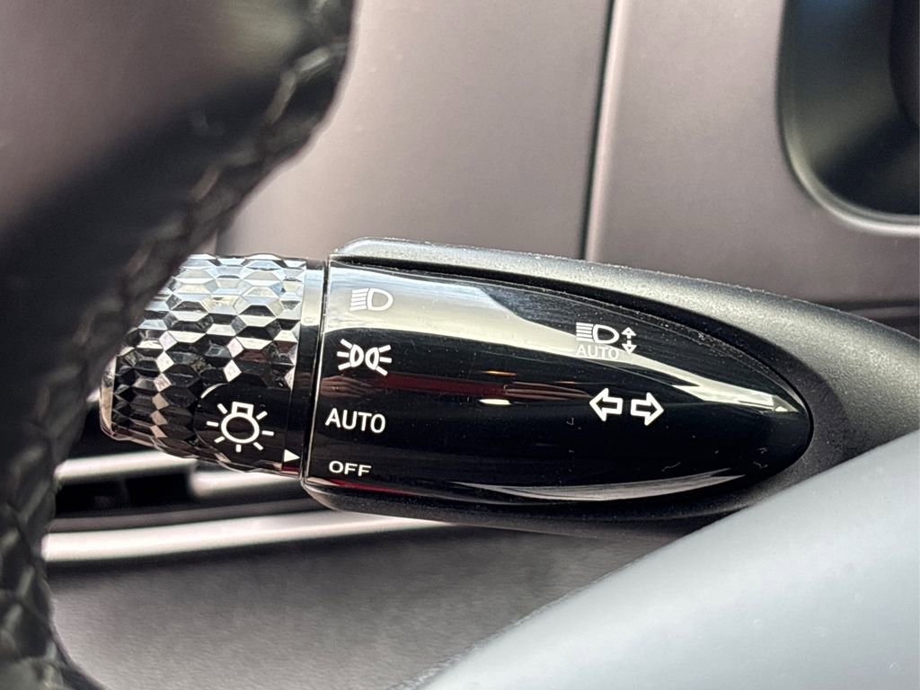 Certified 2025 Hyundai Elantra Sport image 25