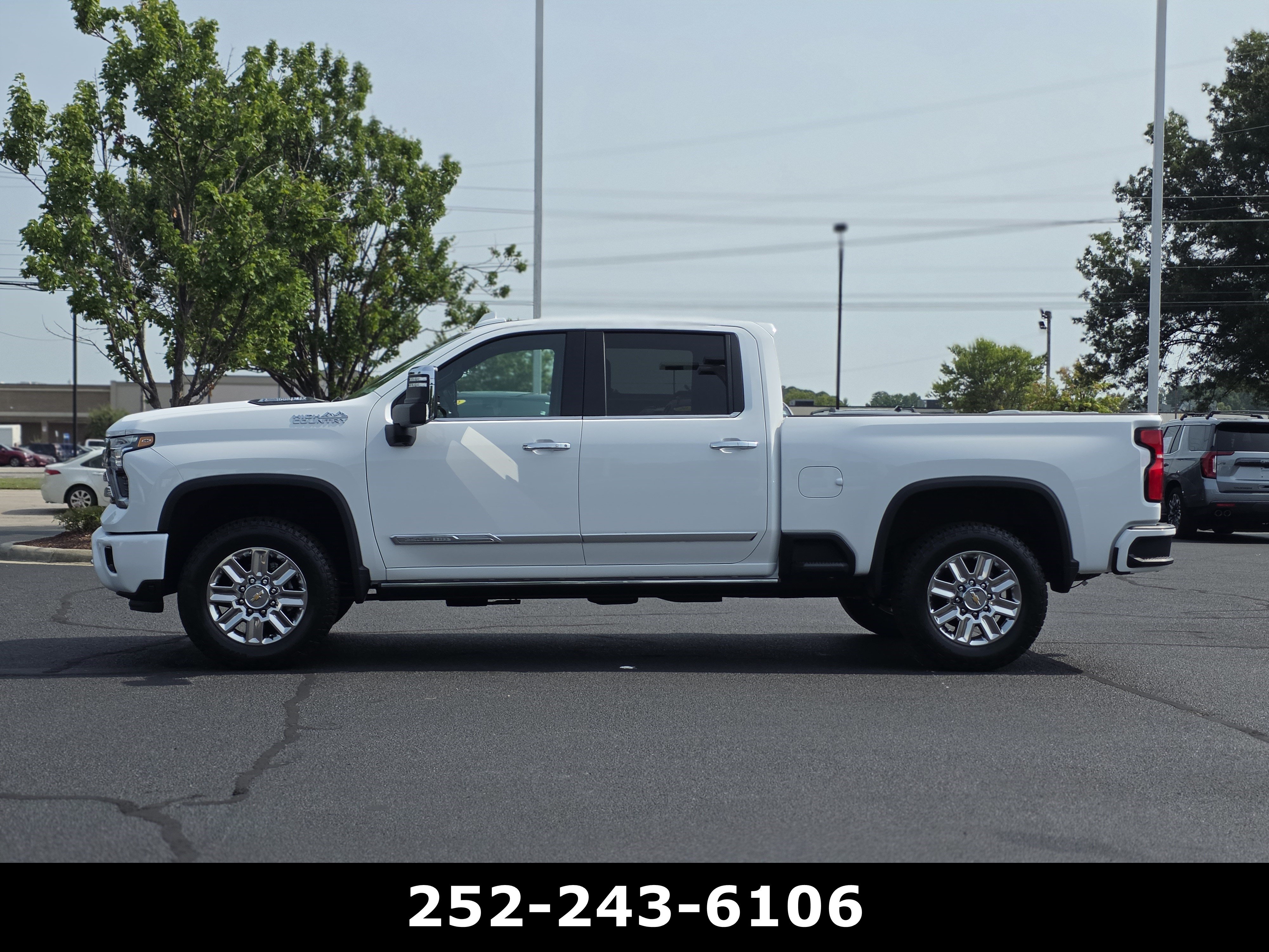 Used 2026 Chevrolet Silverado 2500 High Country w/ High Country Premium Package AWD/4WD image 4