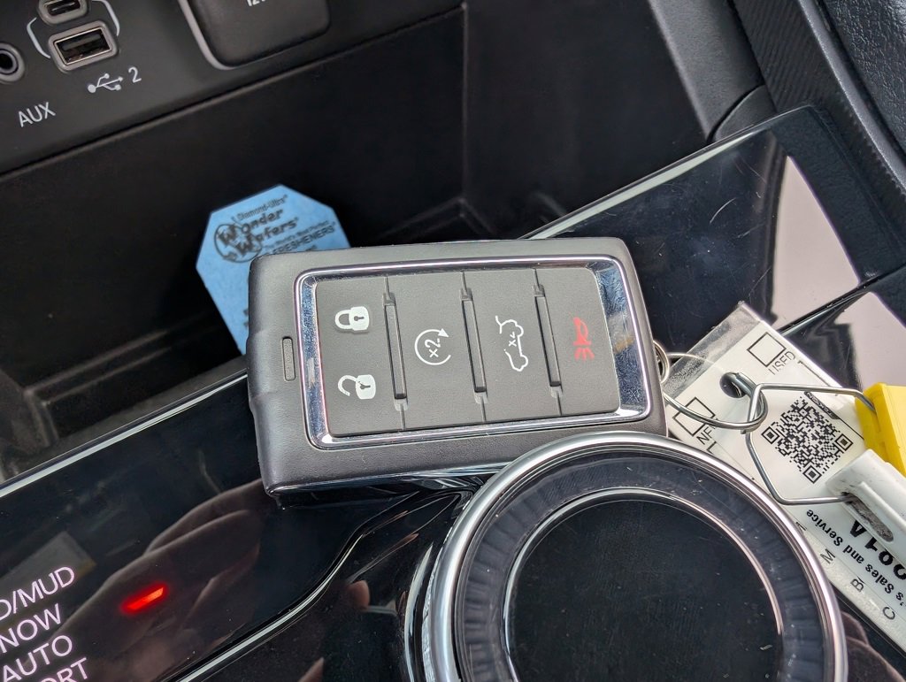 Used 2024 Jeep Grand Cherokee Limited image 18