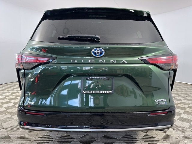 Used 2021 Toyota Sienna Limited image 6