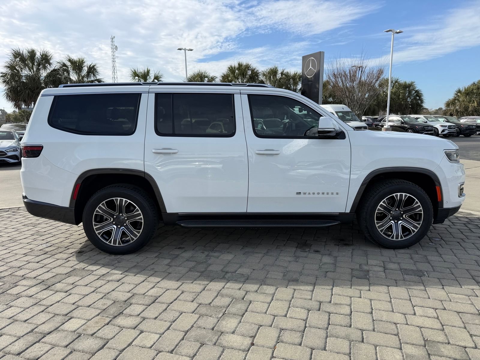 Used 2022 Jeep Wagoneer Series I w/ Premium Group I image 8