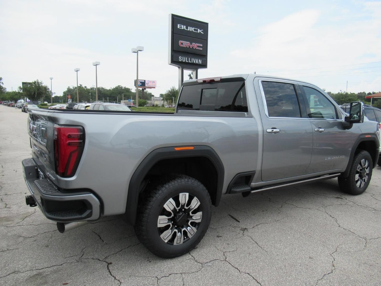 New 2026 GMC Sierra 2500 Denali w/ Denali Reserve Package AWD/4WD image 8