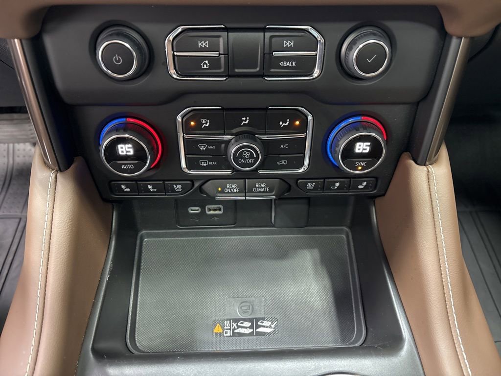 Used 2024 Chevrolet Suburban High Country AWD/4WD image 27