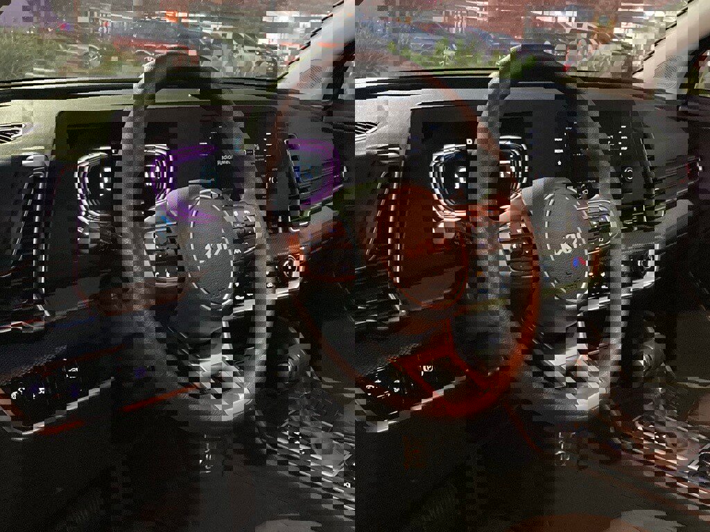 Used 2025 Kia Sportage LX image 8