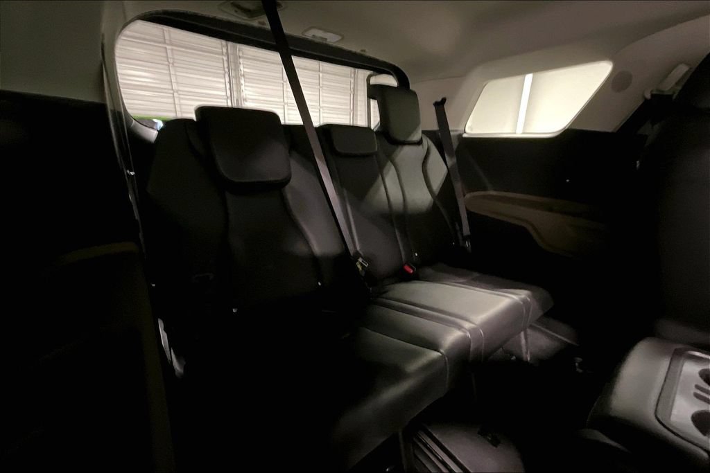 Used 2026 Kia Carnival LXS FWD image 34