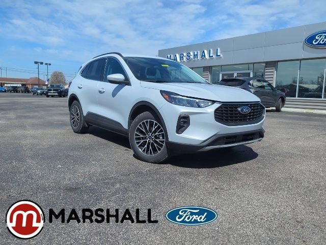 Used 2025 Ford Escape SE image 1