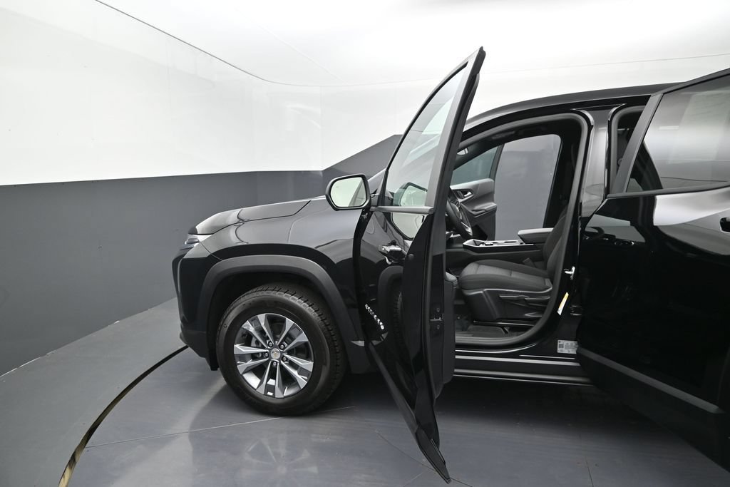 Certified 2026 Chevrolet Equinox LT w/ Safety and Technology Package AWD/4WD image 13