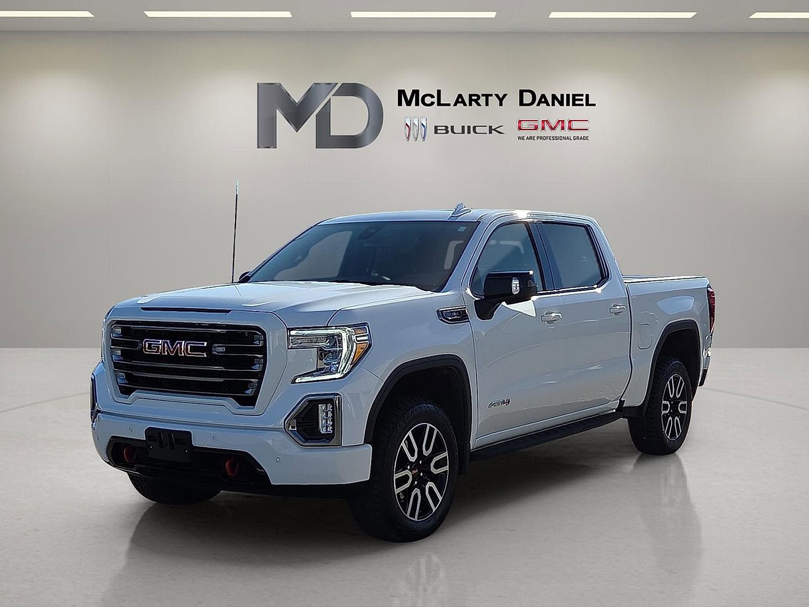 Used 2022 GMC Sierra 1500 AT4 w/ AT4 Premium Package image 2