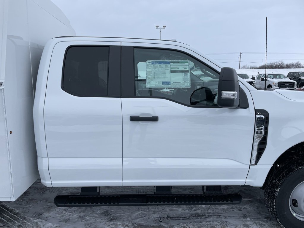 New 2026 Ford F350 XL w/ XL Chrome Package image 27