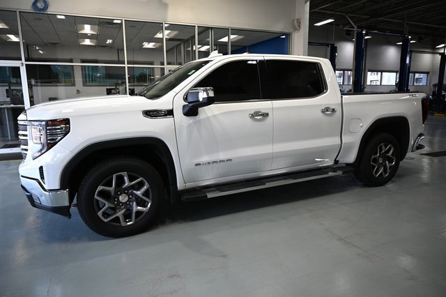 Used 2022 GMC Sierra 1500 SLT w/ SLT Convenience Package image 10