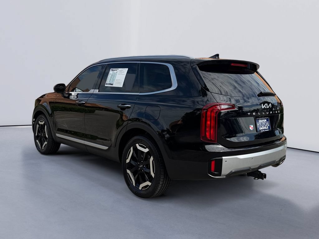 Used 2023 Kia Telluride S FWD image 5