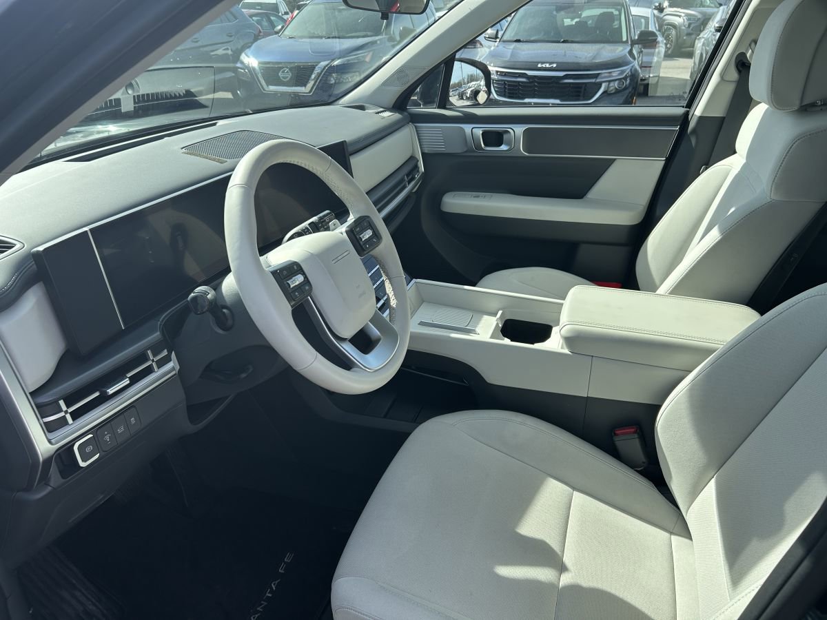 Used 2024 Hyundai Santa Fe SE image 9