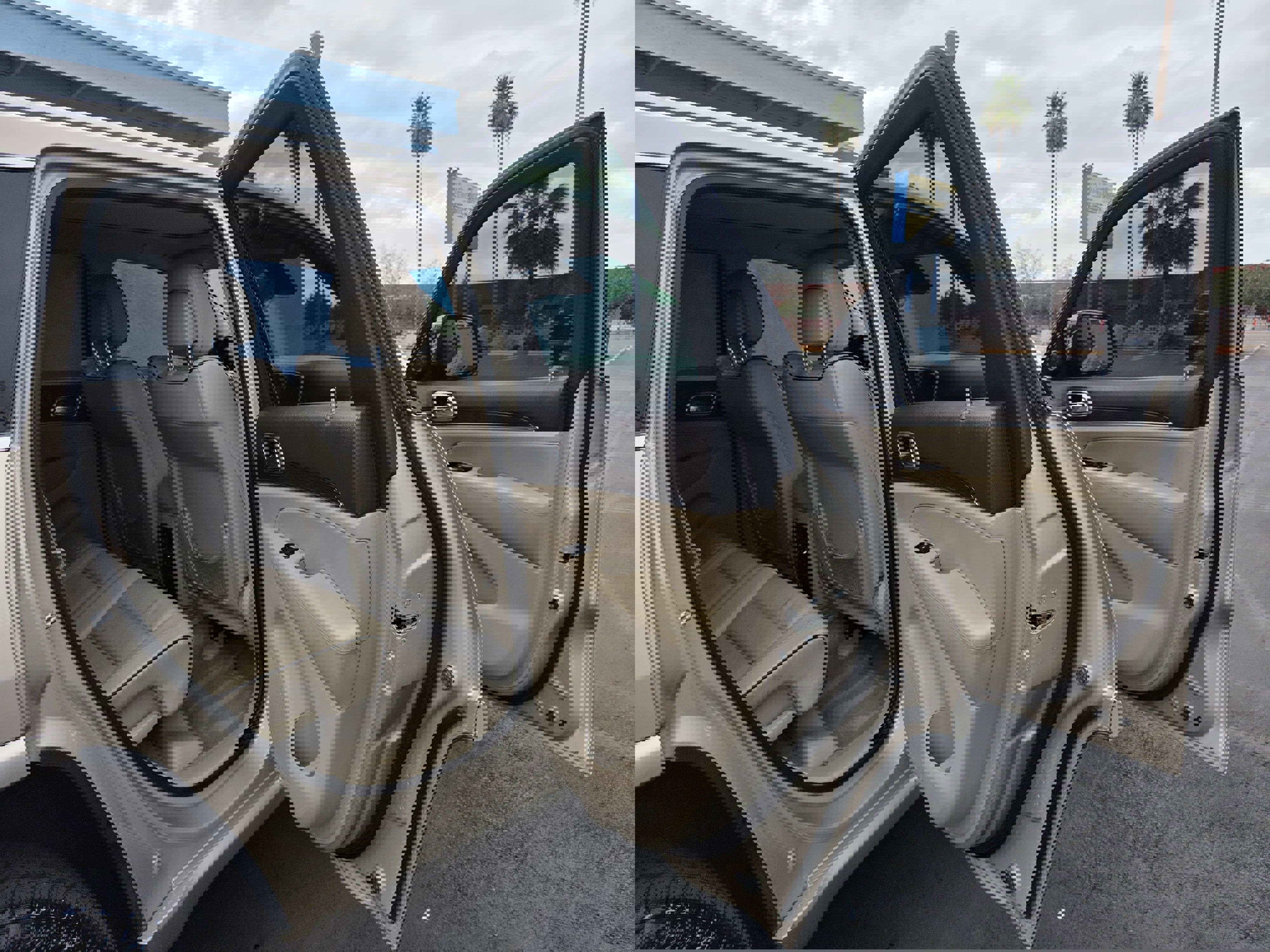 Used 2015 Jeep Grand Cherokee Overland w/ Advanced Technology Group image 20