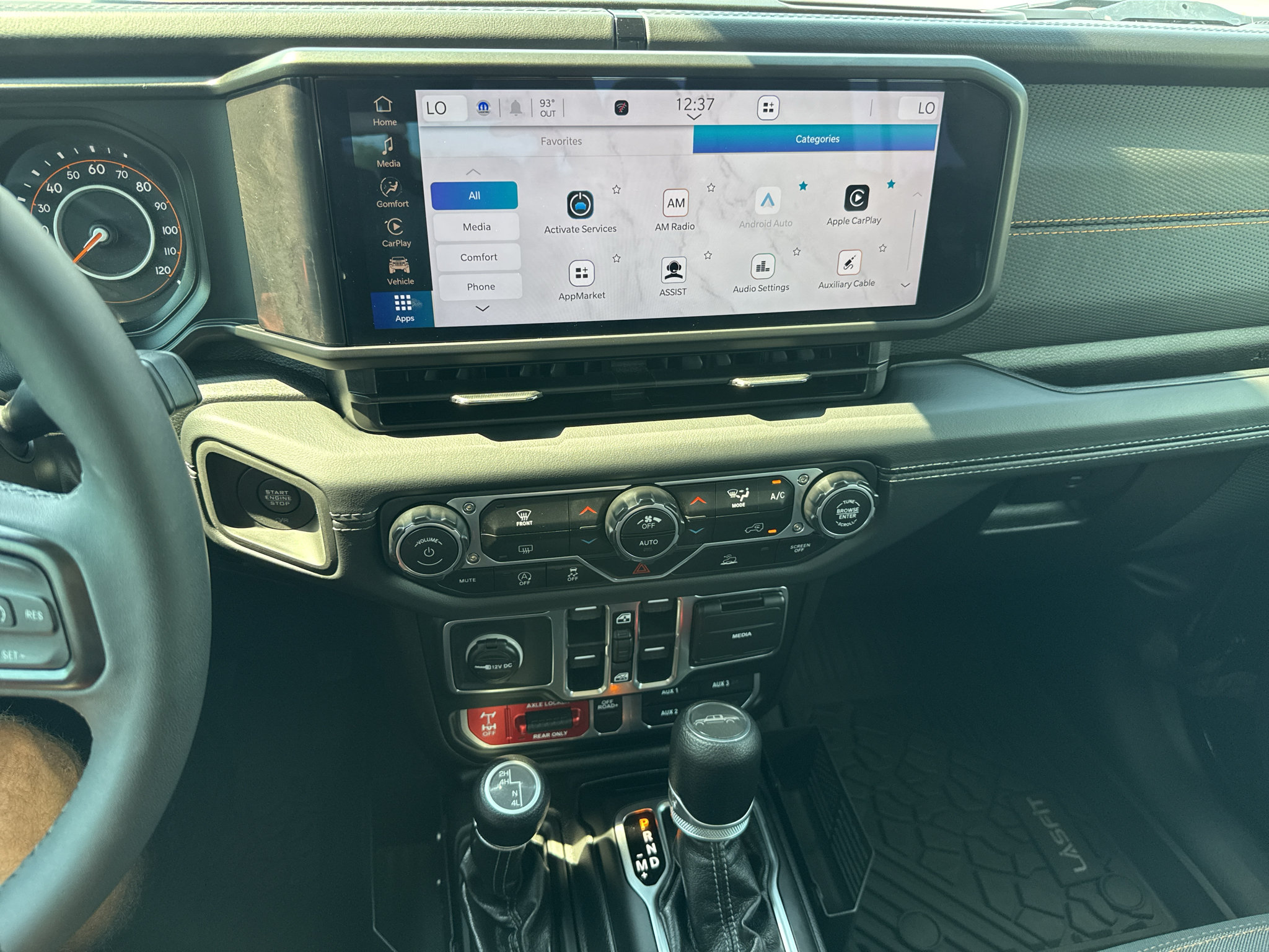 Used 2025 Jeep Gladiator Mojave AWD/4WD image 19