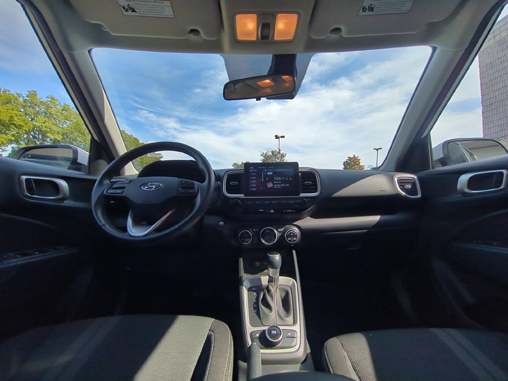 Used 2026 Hyundai Venue SEL FWD image 25