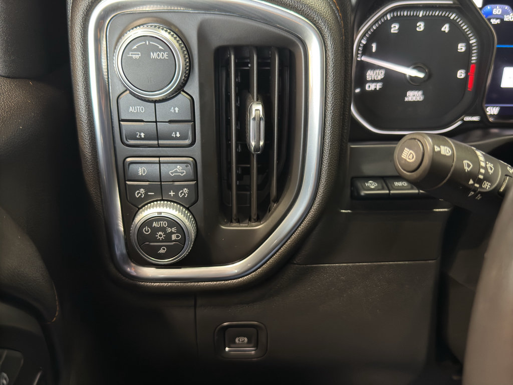 Used 2020 GMC Sierra 1500 AT4 w/ AT4 Premium Package AWD/4WD image 34