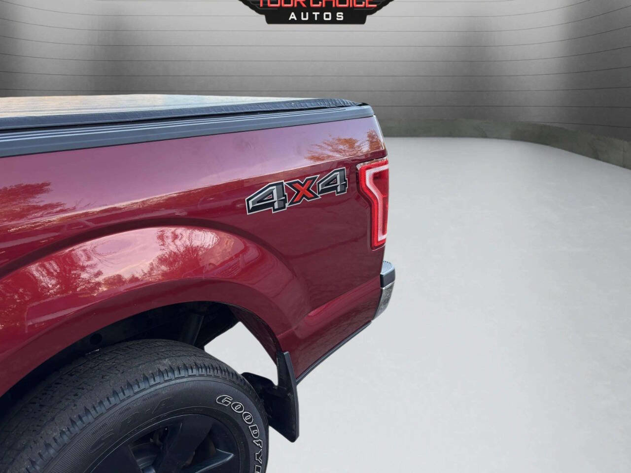 Used 2015 Ford F150 XLT w/ Equipment Group 302A Luxury AWD/4WD image 3