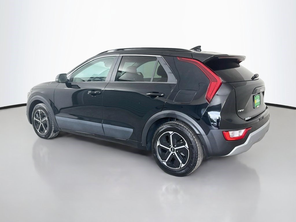 Used 2023 Kia Niro EX FWD image 7