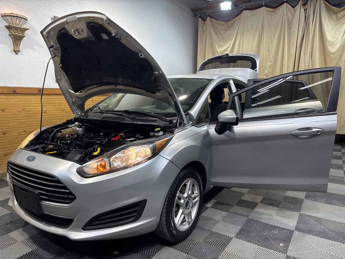 Used 2019 Ford Fiesta SE image 11
