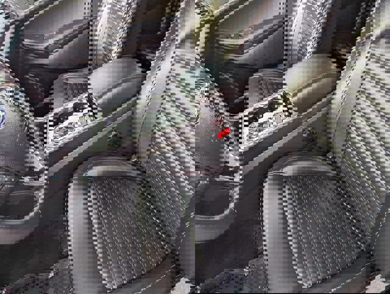 Used 2024 Ford Edge SEL image 18