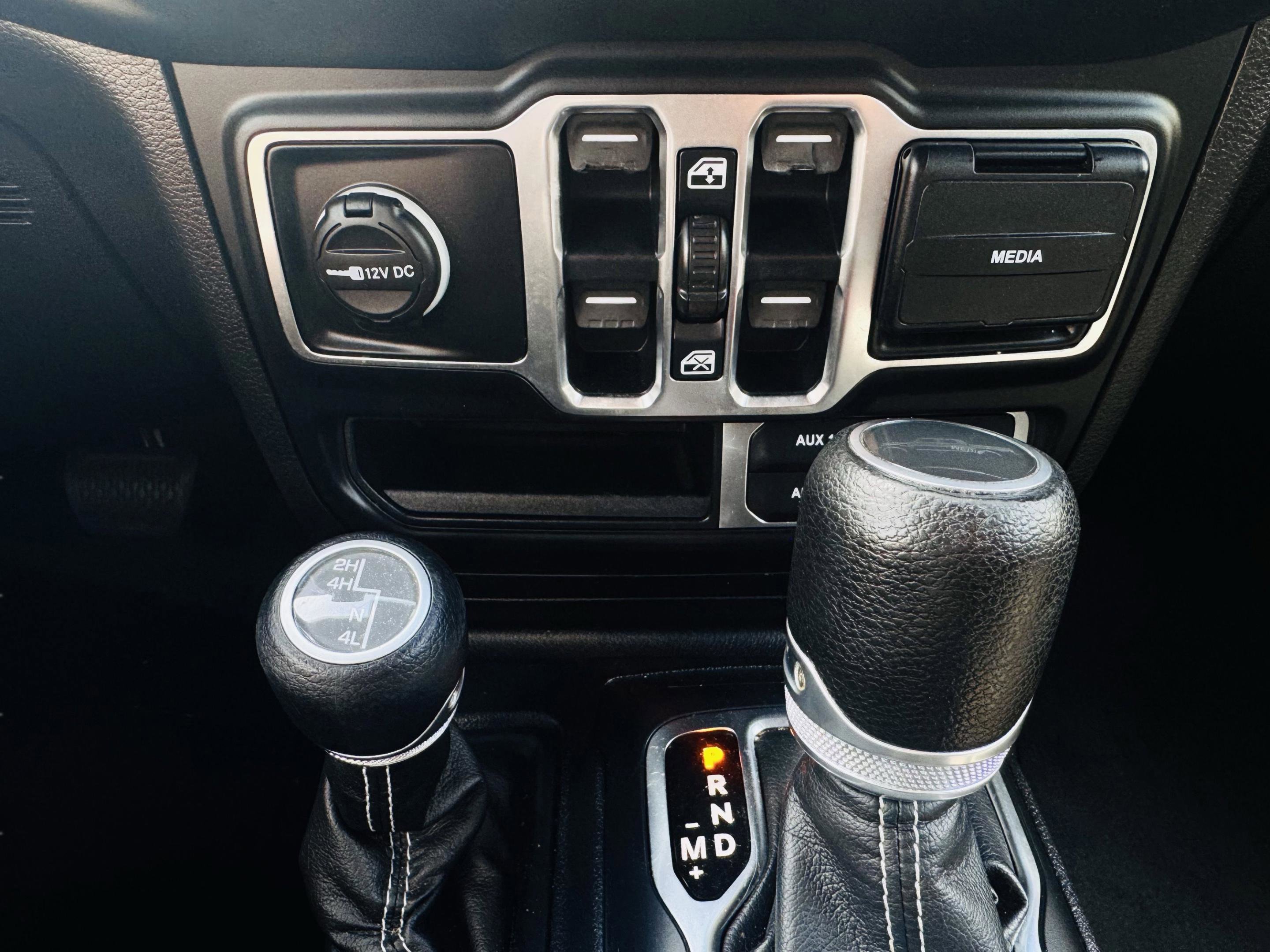 Used 2020 Jeep Gladiator Overland w/ Dual Top Group image 20