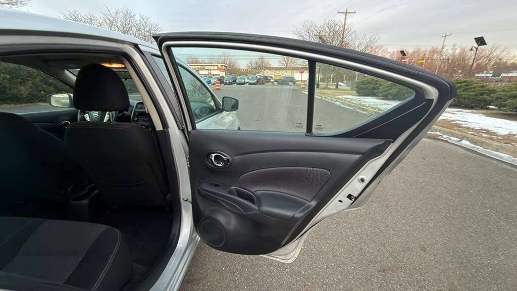 Used 2018 Nissan Versa SV image 27