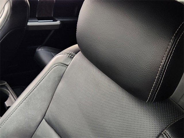 Used 2017 Ford F250 Lariat w/ Chrome Package image 15