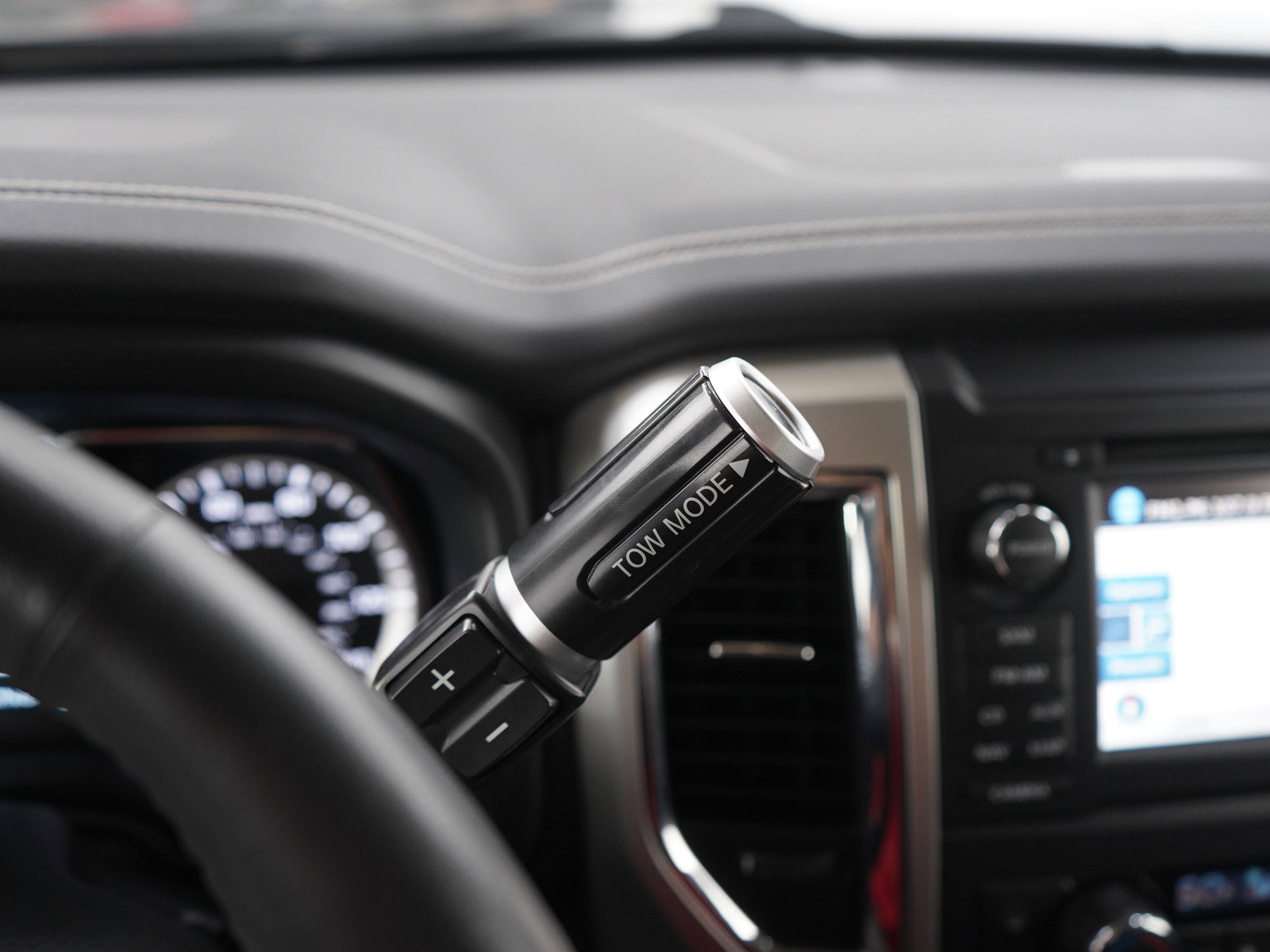 Used 2017 Nissan Titan PRO-4X w/ Pro-4x Convenience Package AWD/4WD image 21