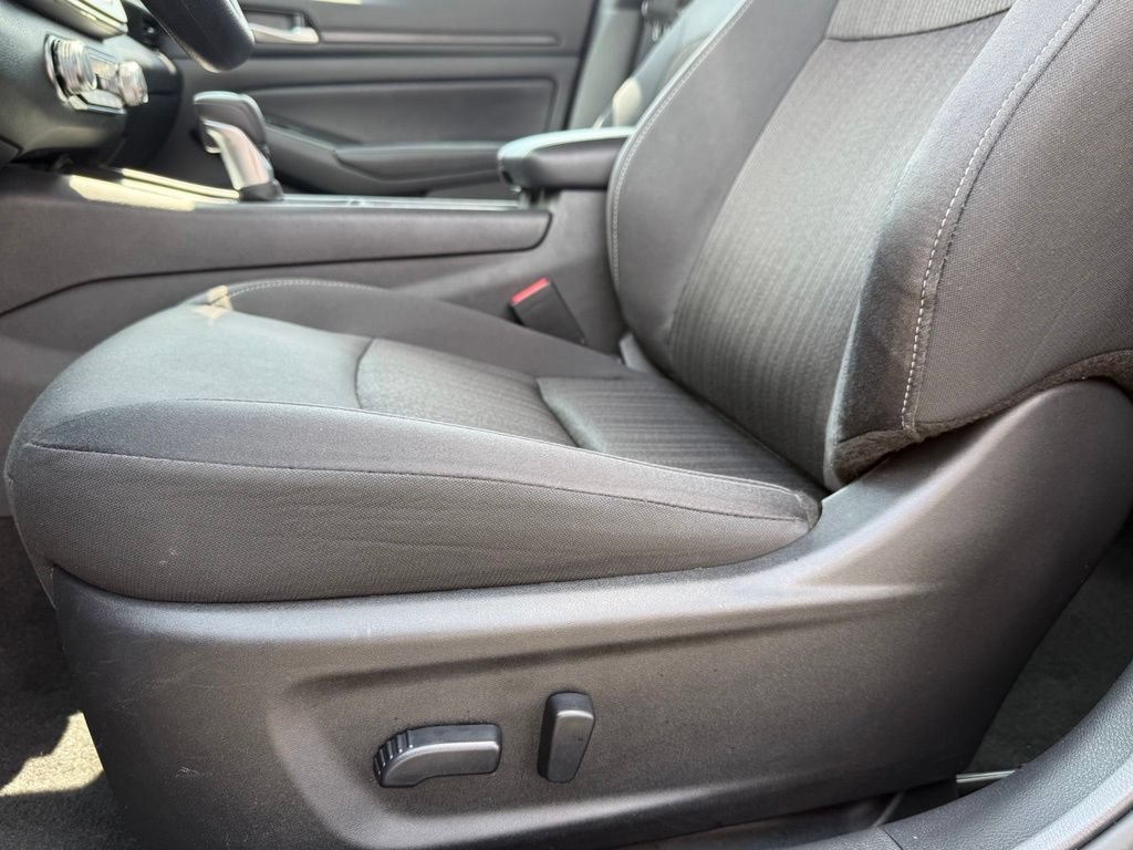 Used 2025 Nissan Altima 2.5 SV FWD image 9