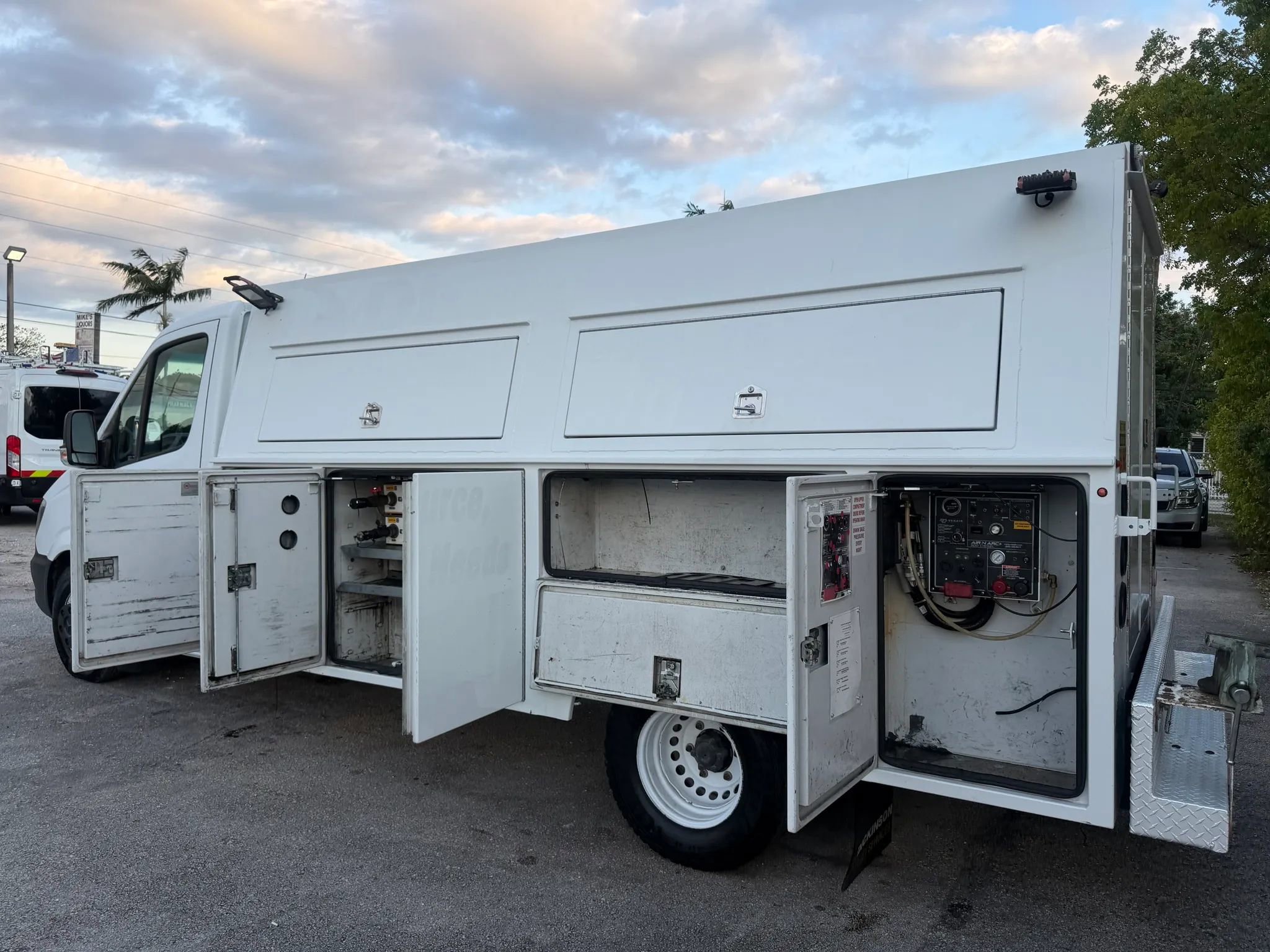 Used 2017 Mercedes-Benz Sprinter 3500 w/ Suspension Package II image 19